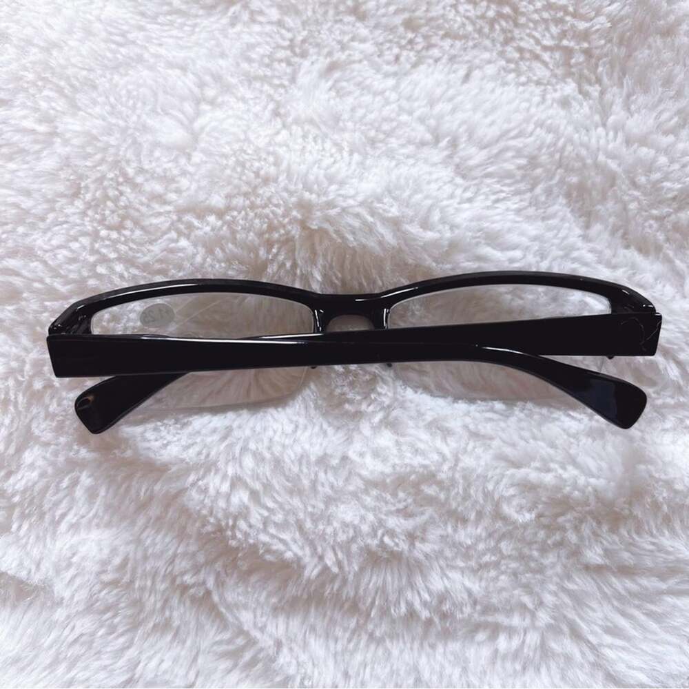 Sam Black Rectangular Reading Glasses - Picture 11 of 11